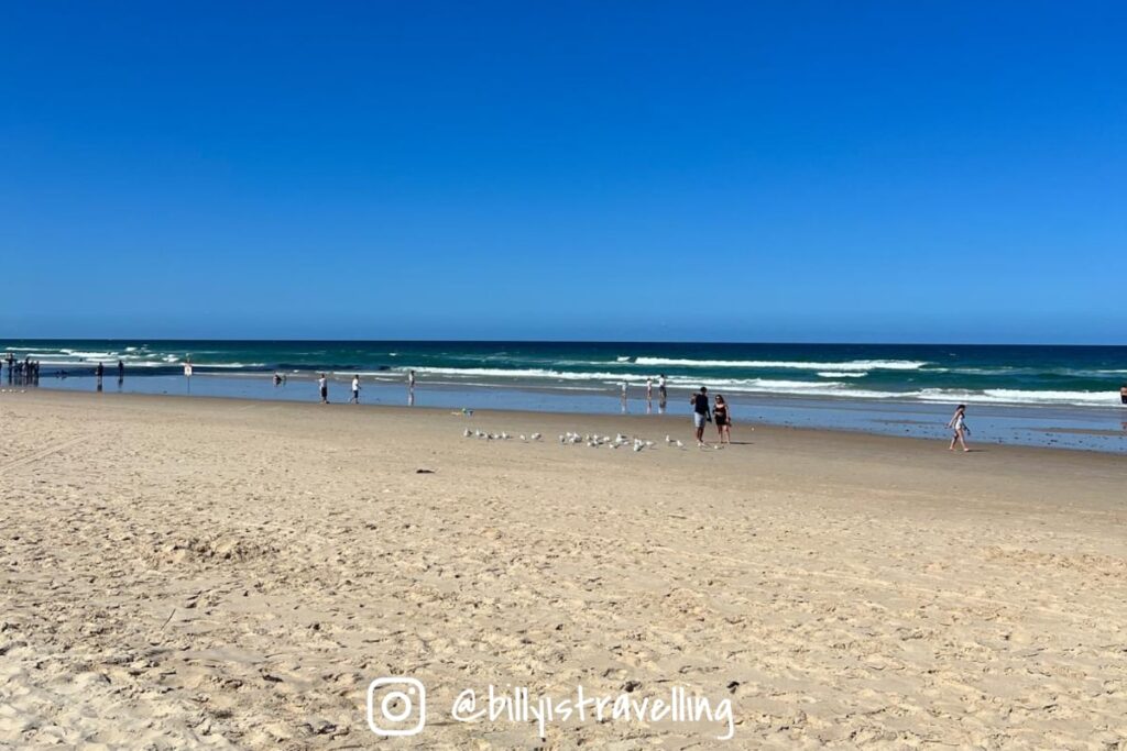 黃金海岸 Surfers Paradise Beach 夏天藍天海灘景色