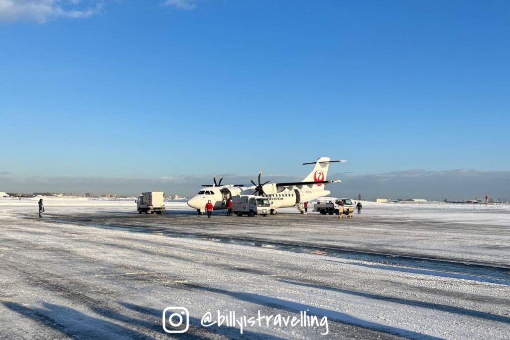 一架由札幌丘珠機場準備飛往函館機場的日本航空ATR-72客機