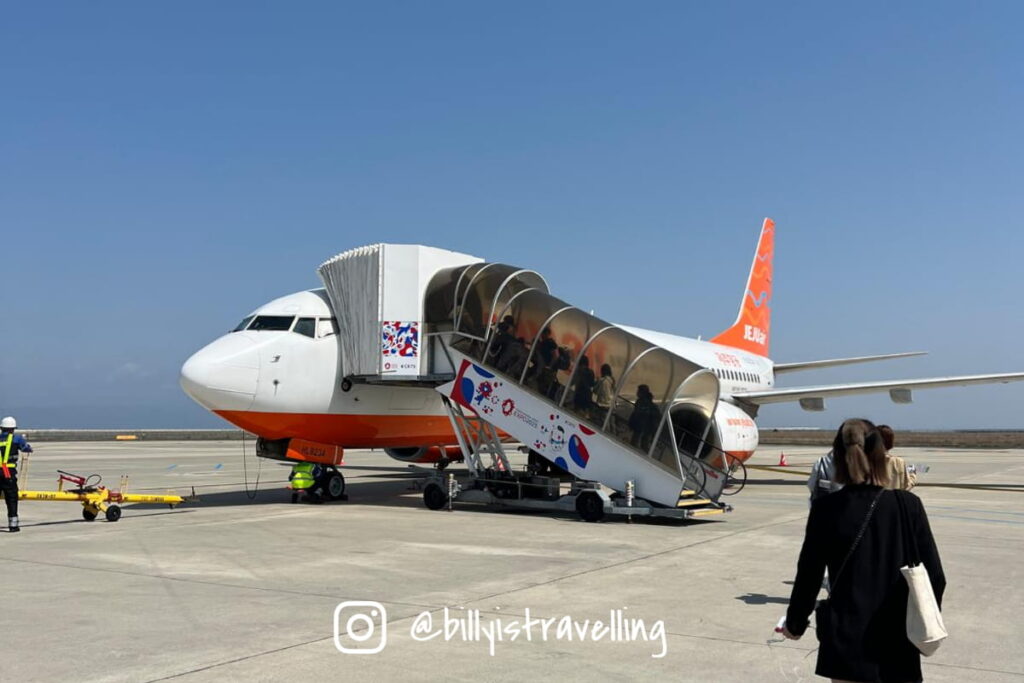 濟州航空 7C1326 前往首爾金浦的B737-800 HL8234 飛機