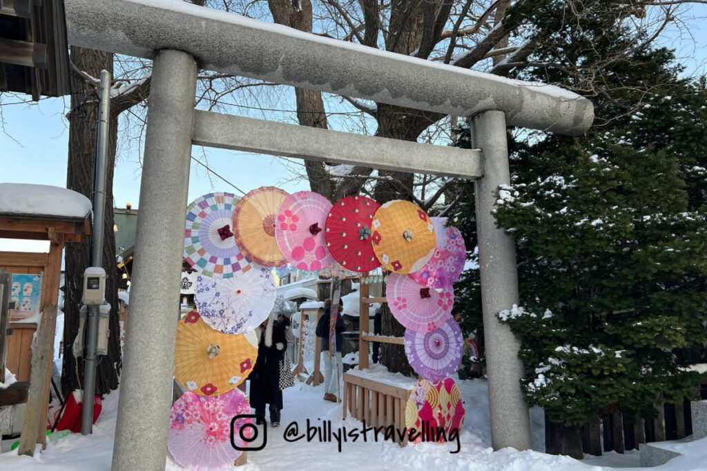 札幌諏訪神社鳥居入口與參道景色