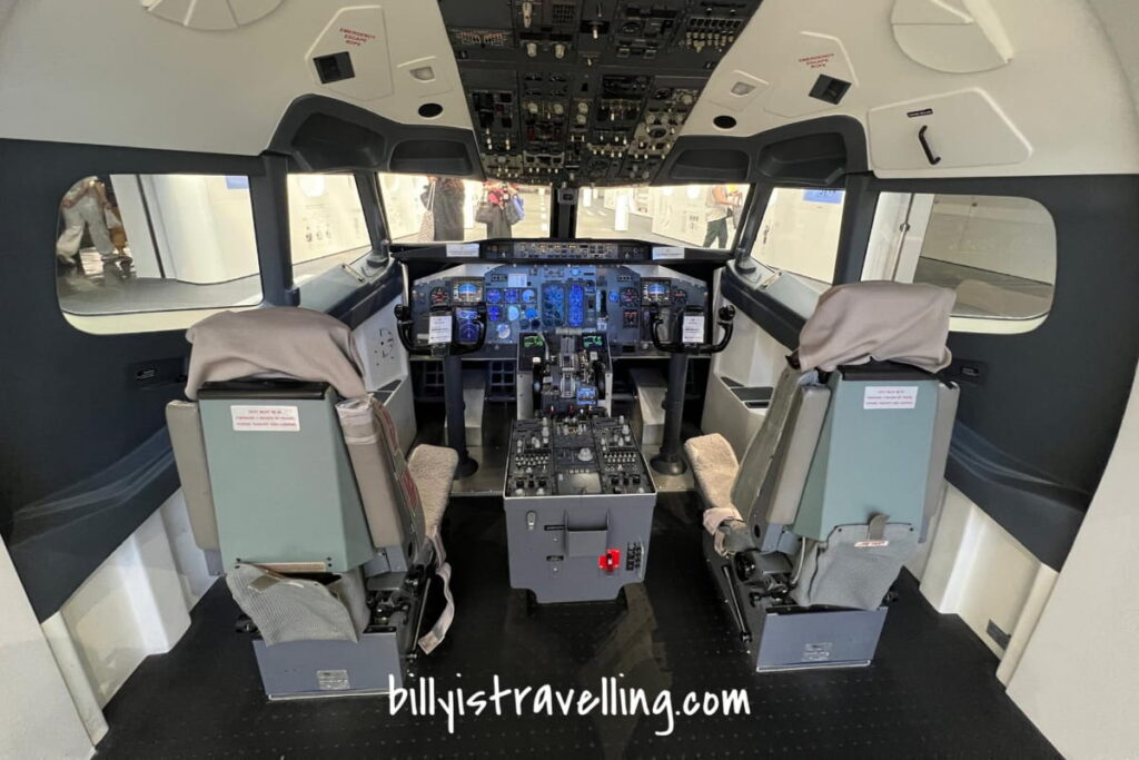 JAL SKY MUSEUM的模疑駕駛艙