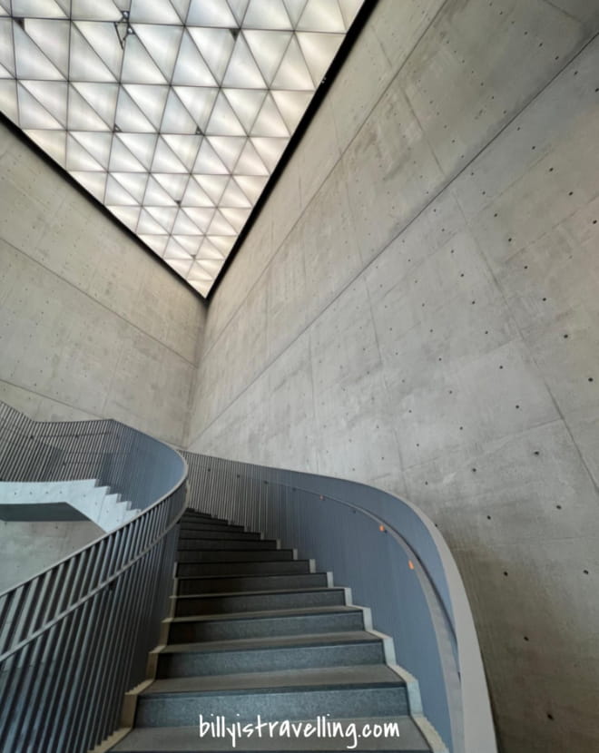 秋田県立美術館