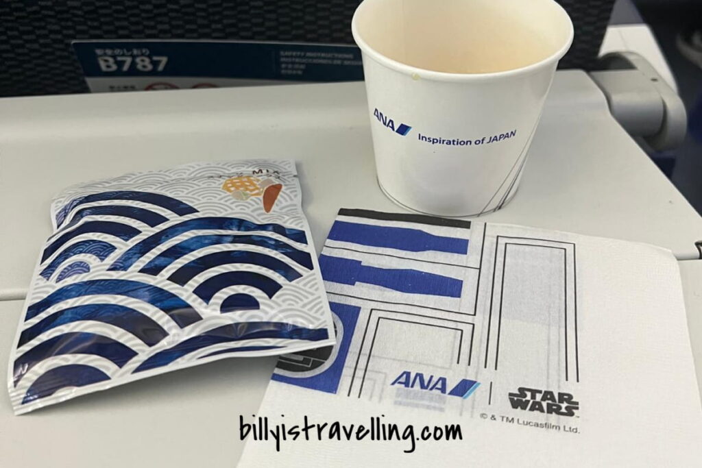snacks and drink in ana international flight nh218