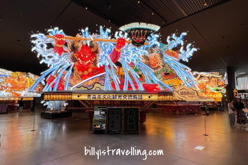 青森睡魔之家 WARASSE 巨型燈籠