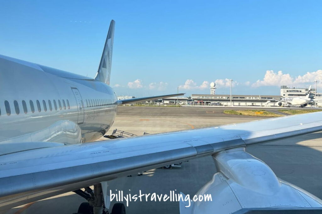 Etihad Airways EY815 Boeing 787-9 at Kansai International Airport