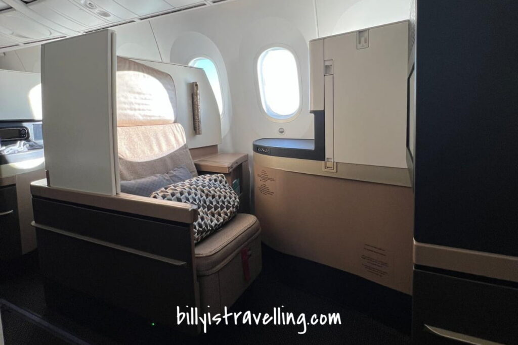 etihad business class cabin 787-10 dreamliner