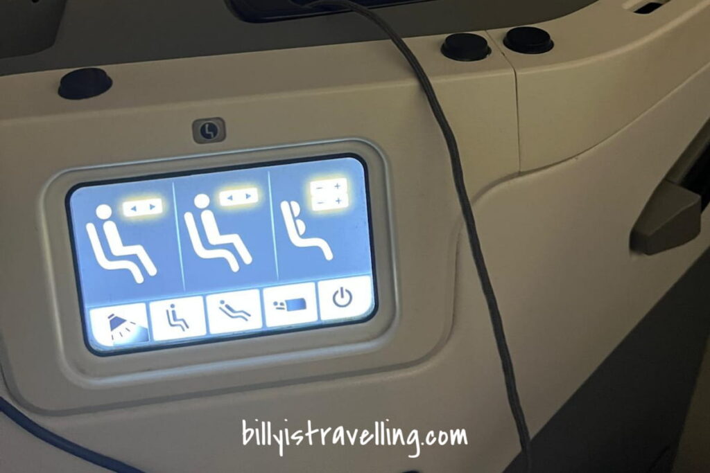 Hong Kong Airlines business class seat control