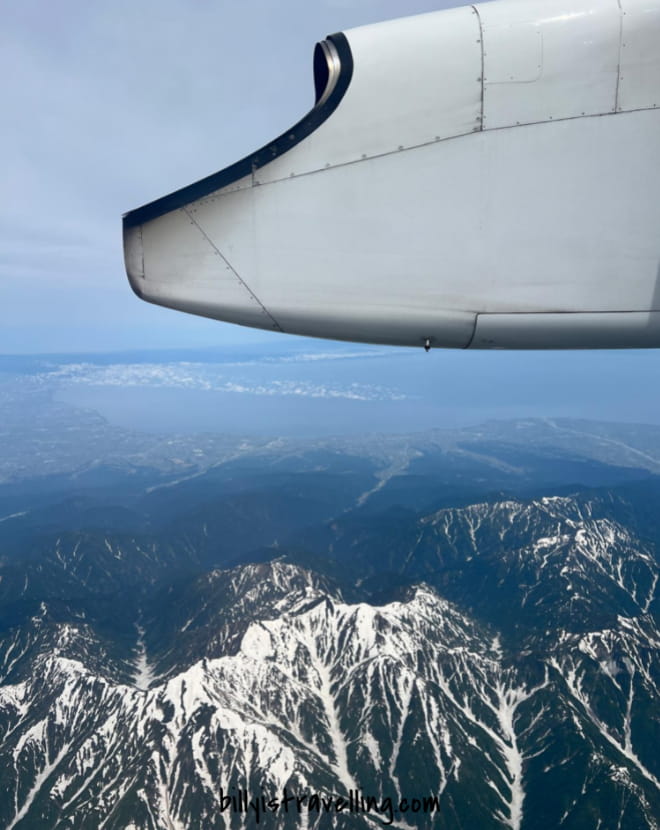 DHC-8 機艙窗口 日本阿爾卑斯山雪景
