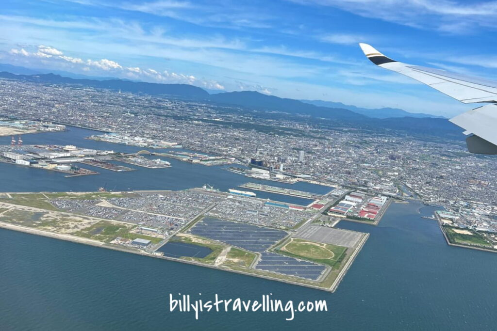 starlux jx822 near landing at kix