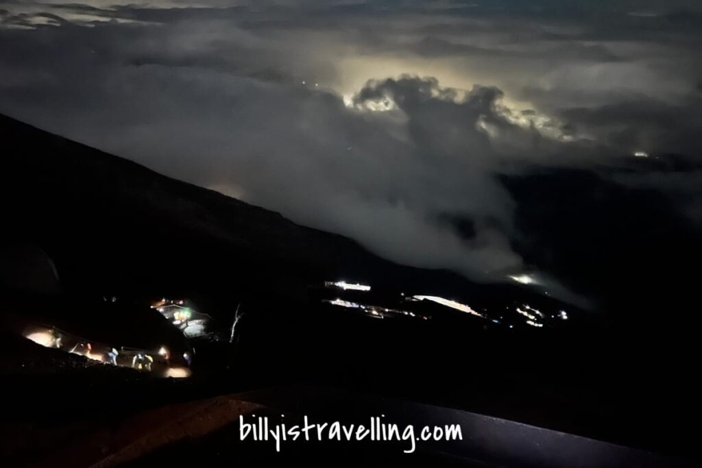 mt fuji hiking at night