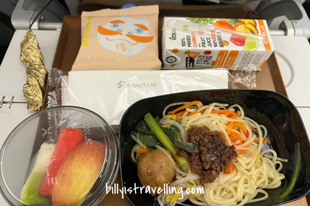 starlux jx235 tpe to hkg flight meal 度小月肉燥擔仔麵