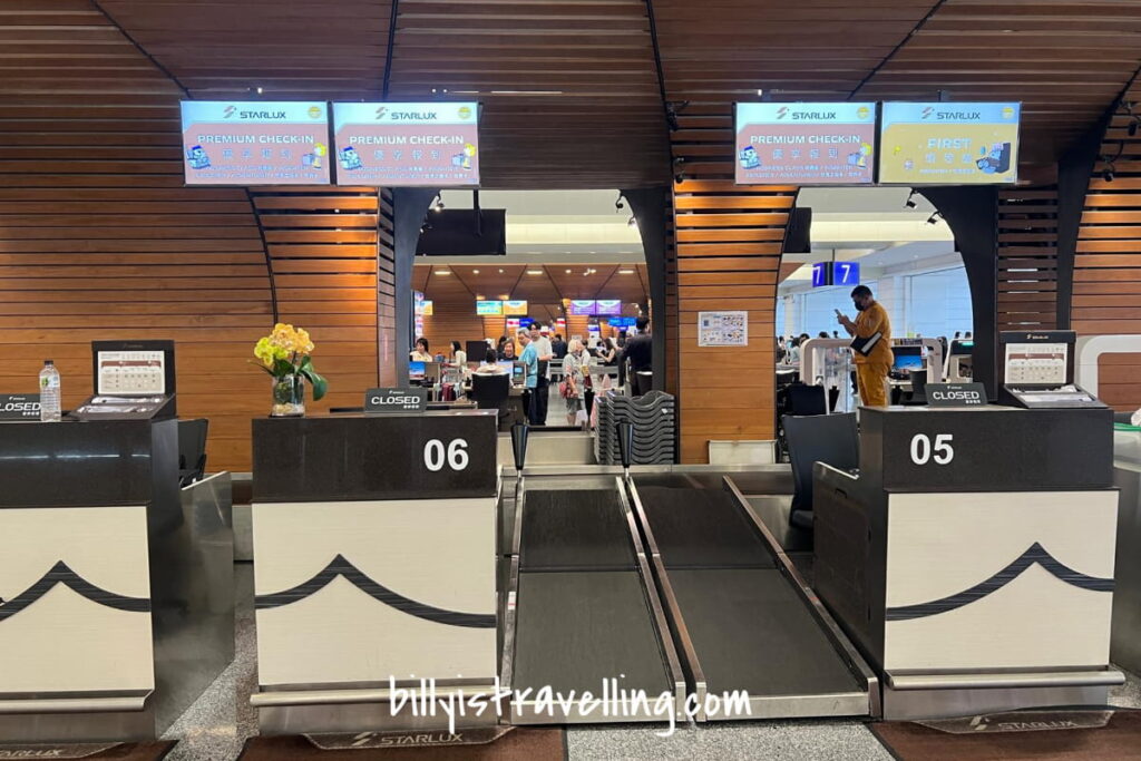 starlux premium check in counter at tpe t1
