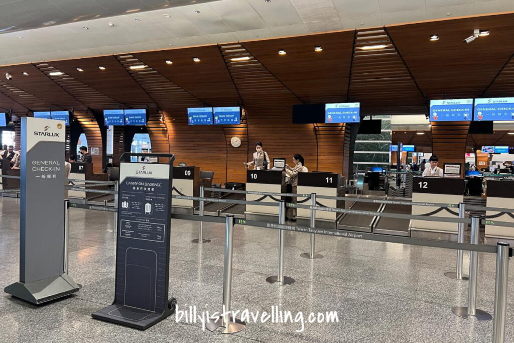 starlux general check in counter at tpe t1
