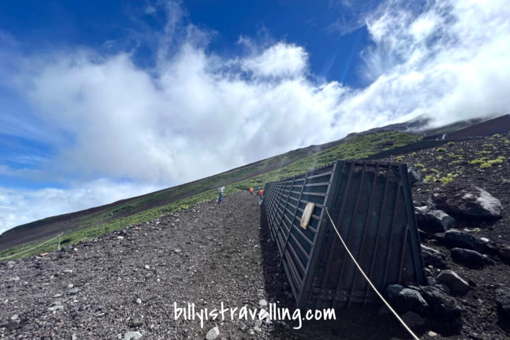富士登山 沙石路
