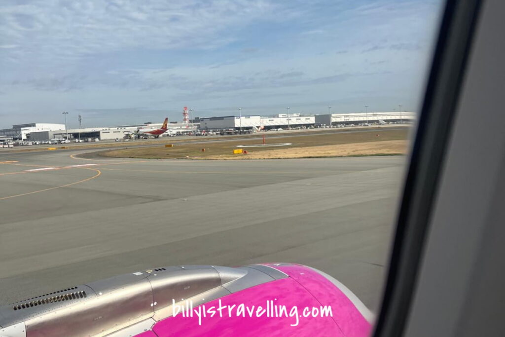 peach mm193 kix to koj taxing at kix